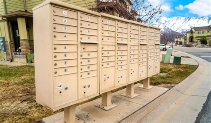 Are apartments required to have mailboxes?