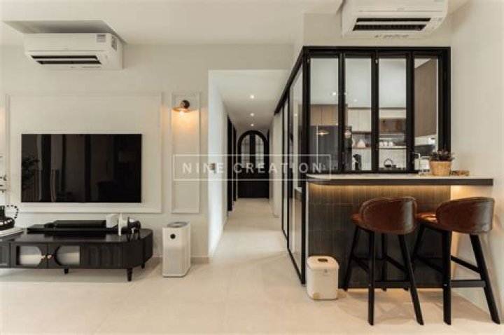 Can a single buy 5 room HDB resale?