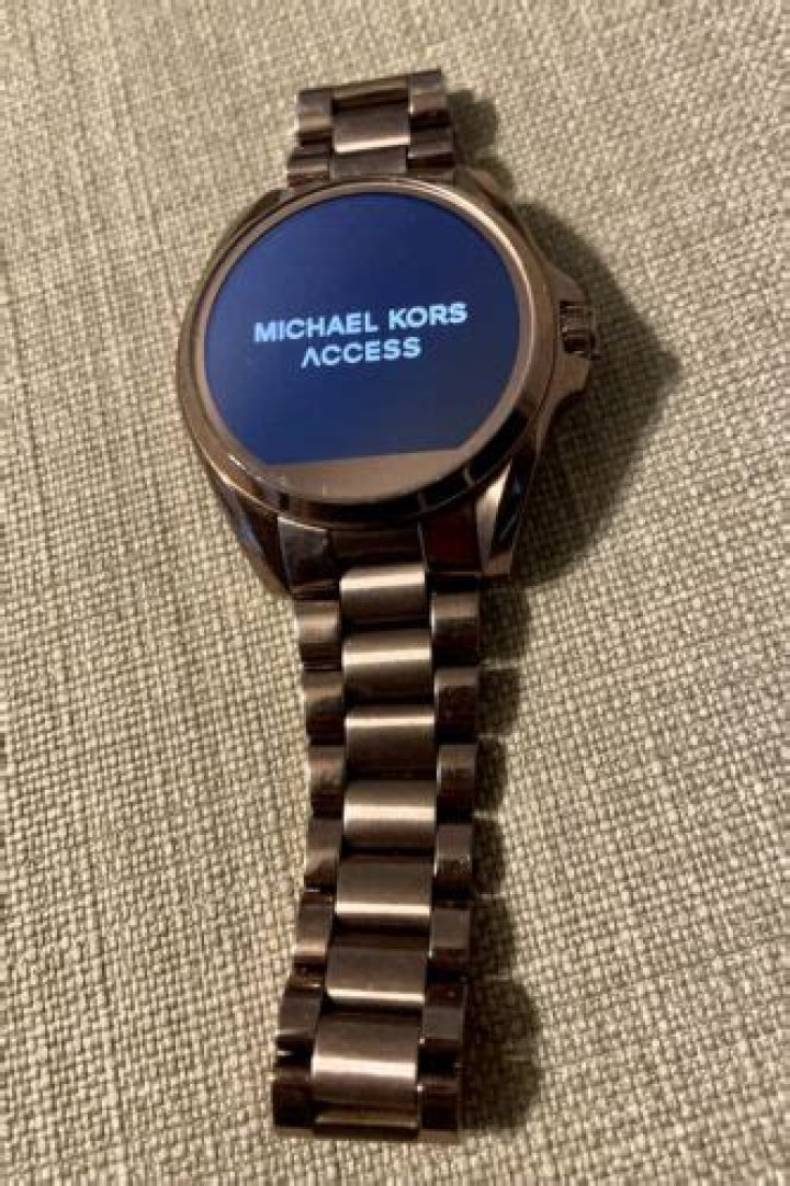 Can you talk on Michael Kors access watch?