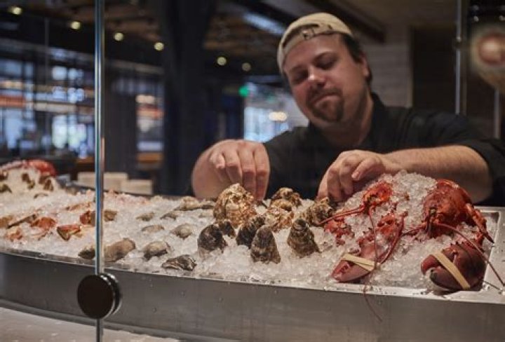Does Santa Monica deliver seafood?