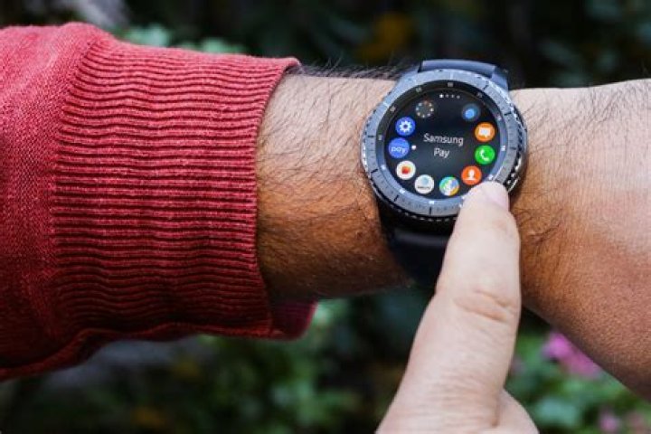 How big is the gear s3 frontier?