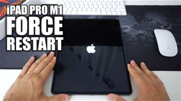 How do I force reset my iPad pro?