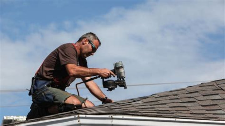How do you recruit a roofer?