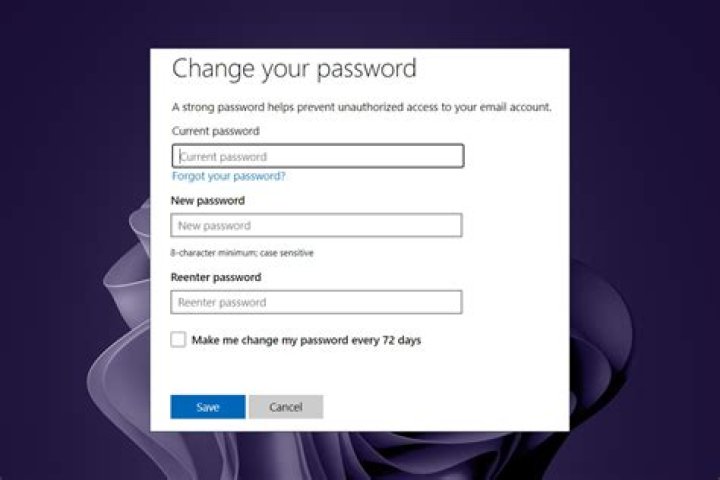 How do you set a password to expire on Windows 7?