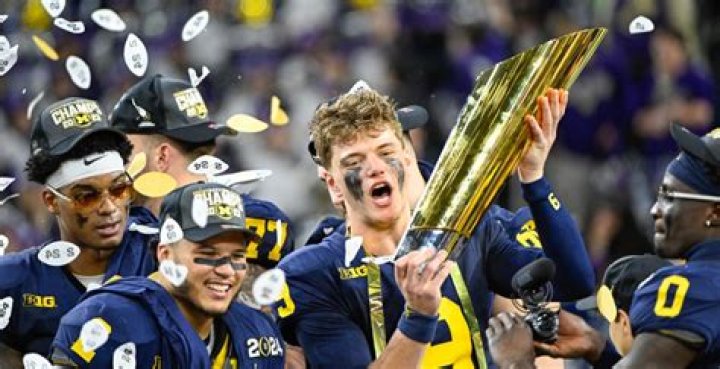 How many national championships does University of Tennessee have in football?