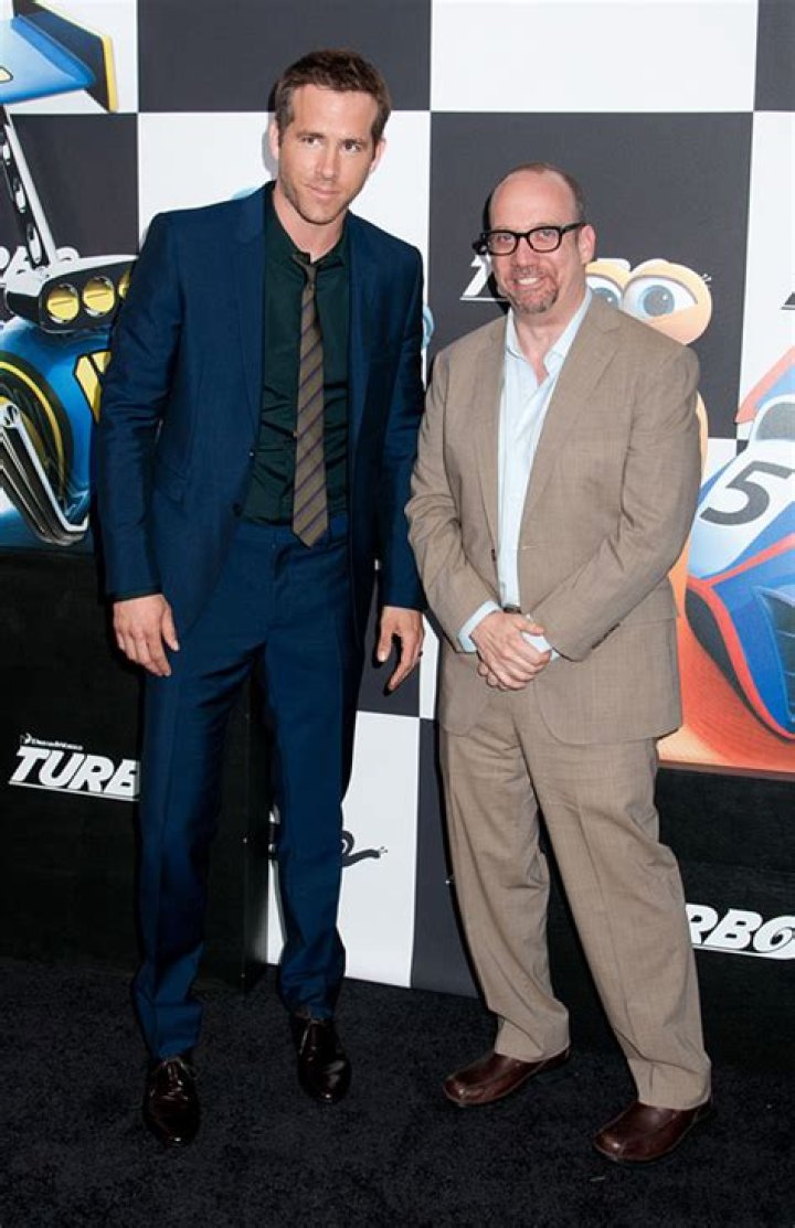 How tall is Paul Giamatti?