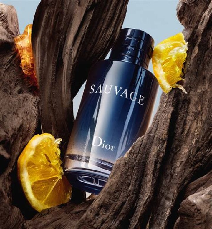 What does Sauvage by Dior smell like?