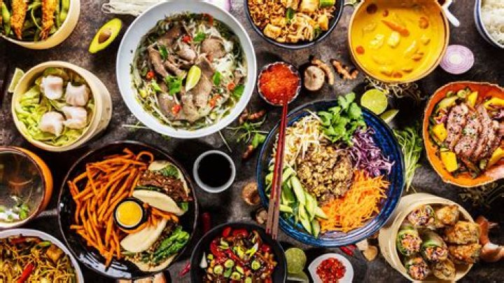 What food goes well with mojitos?