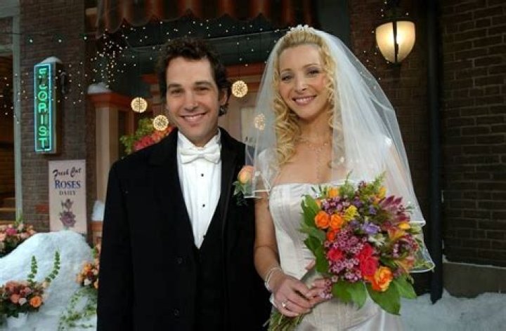 What happened to Phoebe and Mike on friends?