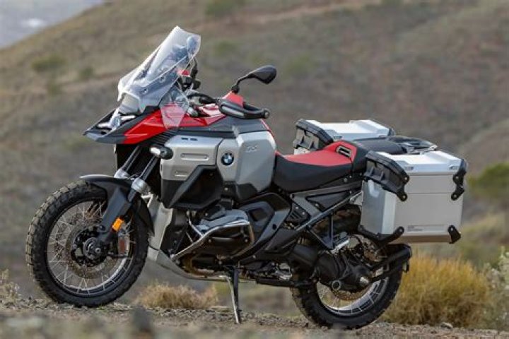 What is 200t vs GS 200t?