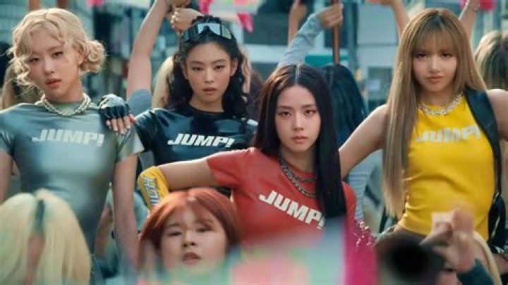 What is jisoo role in Blackpink?