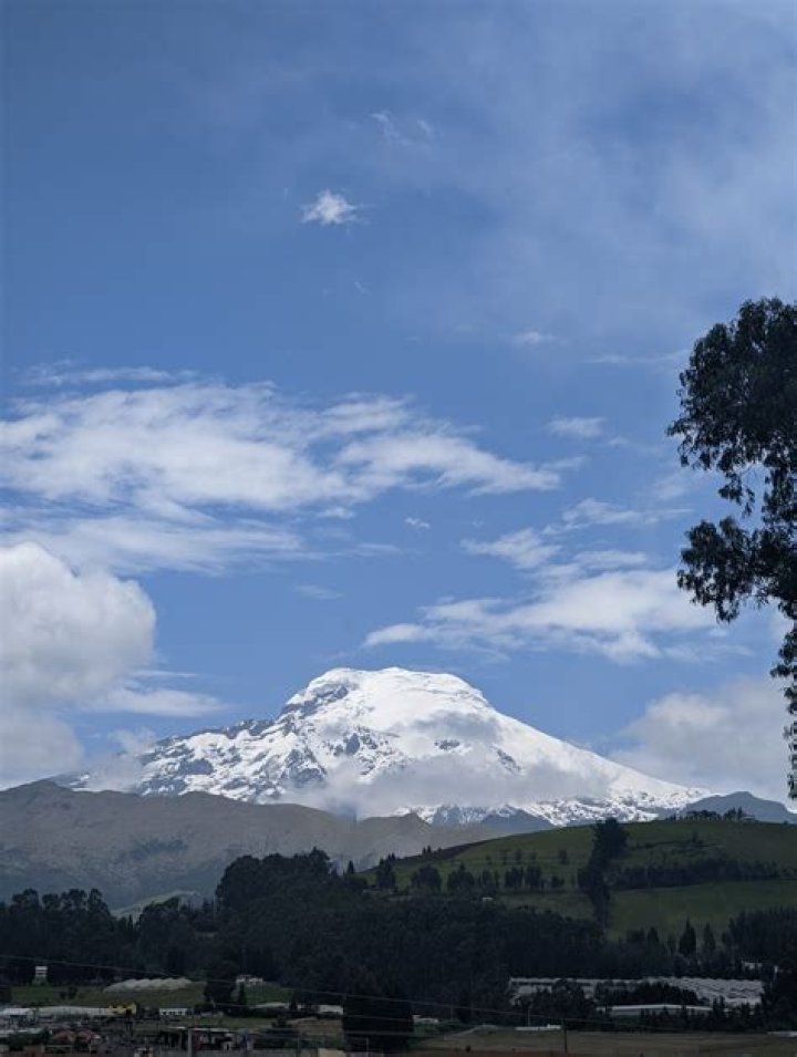 What is the major city in Ecuador?