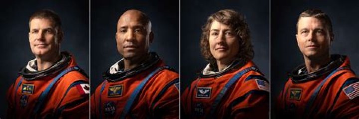 What percent of astronauts are Eagle Scouts?