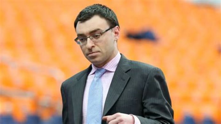Where is Jason Benetti?