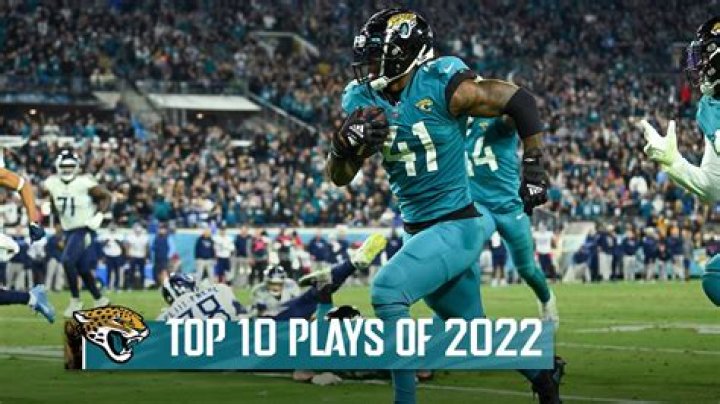 Who is number 19 on the Jaguars?