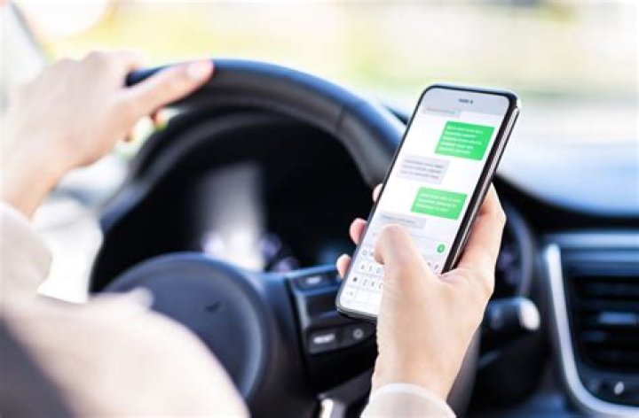 Why should texting while driving be banned?